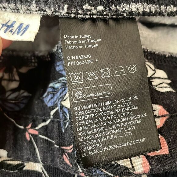 Label of Graded Goods Black Floral Print Cropped Joggers S - Picture 5 of 9